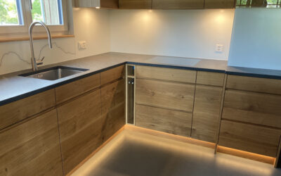 Schreinerküche oder Industrieküche – Wo liegen die Unterschiede?